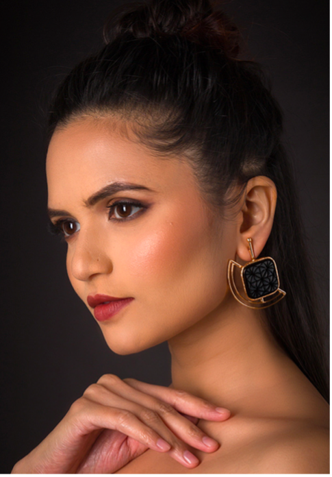 Black Onyx Arc Earrings – Gold-Plated Square Studs
